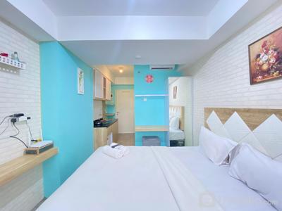 Modern and Comfy Studio Room at Grand Asia Afrika Apartment By Travelio