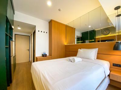 The Velvet Vista Studio at Louvin Jatinangor Apartment By Travelio