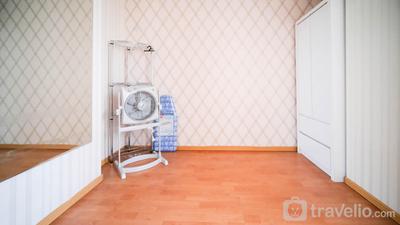 Apartemen Puncak Dharmahusada - Homey 2BR with Extra Room at Puncak Dharmahusada Apartment By Travelio