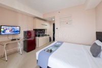 Nice and Elegant Studio at Paramount Skyline Apartment By Travelio