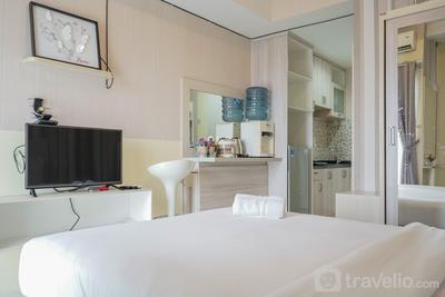 Apartemen Skylounge Tamansari - Minimalist and Stylish Studio Skylounge Tamansari Apartment By Travelio