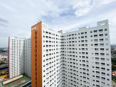 Apartemen Green Pramuka City - Furnished Studio Green Pramuka City Apartment By Travelio