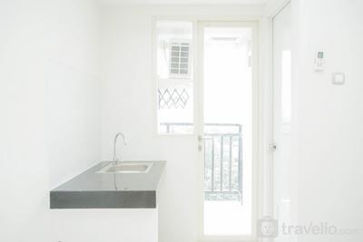 Apartemen Green Lake View - Unfurnished Studio with AC at 8th Floor Green Lake View Apartment By Travelio