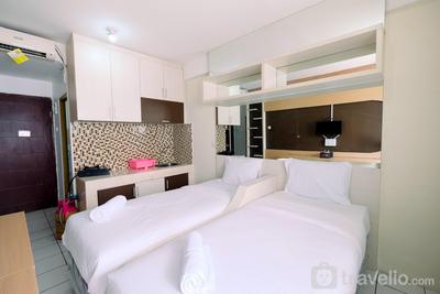 Apartemen East Park - East Park Studio Apartment with Twin Beds By Travelio