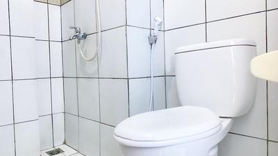 Apartemen East Park - Cozy Studio Unfurnished with AC at East Park Apartment By Travelio