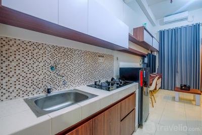 Apartemen Dave - Homey and Comfort Living Studio Room at Dave Apartment By Travelio