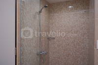 Apartemen Great Western - Warm and Minimalist Studio (No Kitchen) at Great Western Apartment By Travelio