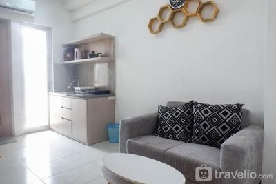 Cozy Living 2BR Apartment at Gunawangsa Manyar By Travelio