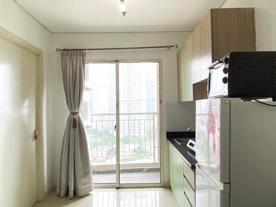 Apartemen Madison Park - Comfortable 2BR Madison Park Apartment By Travelio