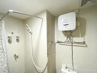 Apartemen LRT City Jatibening - Comfy Studio at Gateway Park LRT City Bekasi Apartment By Travelio