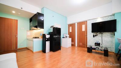 Apartemen Puncak Dharmahusada - Homey 2BR with Extra Room at Puncak Dharmahusada Apartment By Travelio