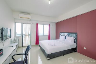 Cozy and Minimalist Studio at Park View Condominium Apartment By Travelio