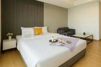 Scenic Studio with Big Windows at Apartment Capitol Suites By Travelio