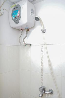 Apartemen Green Lake View - Simple Studio at Green Lake View Ciputat Apartment By Travelio