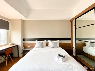 Homey and Simply Look Studio Gateway Park LRT City Bekasi Apartment By Travelio