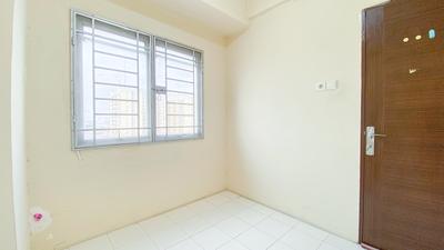 Apartemen City Park - Unfurnished 2BR with One AC in Living Room at City Park Apartment By Travelio