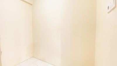 Apartemen City Park - Unfurnished 2BR with One AC in Living Room at City Park Apartment By Travelio