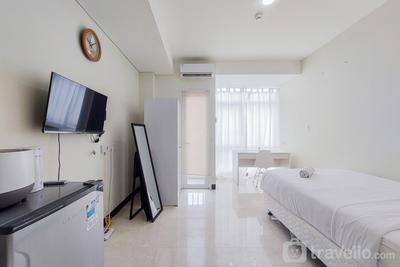 Apartemen B Residence - Good Price and Homey Studio Apartment at B Residence By Travelio