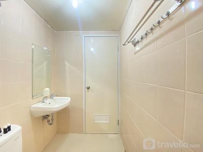 Apartemen Parahyangan Residence - Nice and Cozy 2BR Apartment at Parahyangan Residence By Travelio