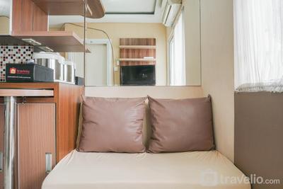 Apartemen Green Pramuka City - Nice and Spacious 2BR Apartment at Green Pramuka City By Travelio