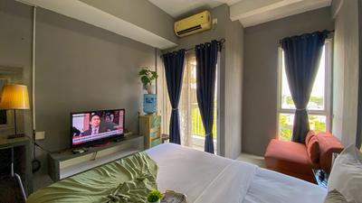 Good Place and Cozy Studio at Skylounge Tamansari Apartment By Travelio