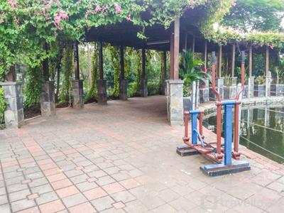 Apartemen Green Pramuka City - Modern 2BR Green Pramuka City Apartment near Shopping Center By Travelio