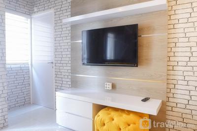 Apartemen Puncak Dharmahusada - Relaxing and Serene 2BR Apartment at Puncak Dharmahusada By Travelio