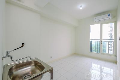 Apartemen Podomoro Golf View - Unfurnished 2BR with AC at 23rd Floor Podomoro Golf View Apartment By Travelio