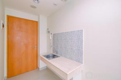 Apartemen Evenciio Margonda - Unfurnished Studio Room with AC at Evenciio Margonda Apartment By Travelio