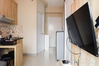 Apartemen Green Pramuka City - Modern and Bright 2BR Green Pramuka City Apartment By Travelio