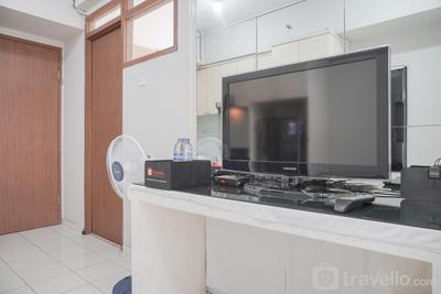 Apartemen Green Park View - Comfort and Spacious 1BR Apartment Green Park View By Travelio