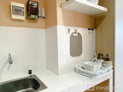 Apartemen Elvis Tower - Homey and Cozy Living Studio (No Kitchen) Elvis Tower Apartment By Travelio