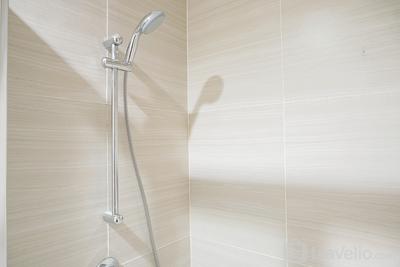 Apartemen West Vista - Relax and Comfy with Pool View at Studio West Vista Apartment By Travelio