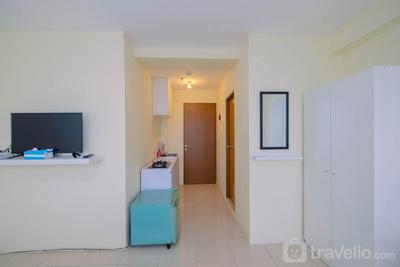 Apartemen Tifolia - Tifolia Studio Apartment with Double Bed near LRT Station By Travelio