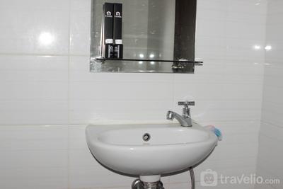 Apartemen Grand Dhika City Jatiwarna - Comfort and Cozy Stay Studio at Grand Dhika City Jatiwarna Apartment By Travelio