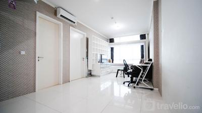 Apartemen The VIA And The Vue Ciputra World - Stunning and Cozy 1BR at The Via and The Vue Apartment By Travelio