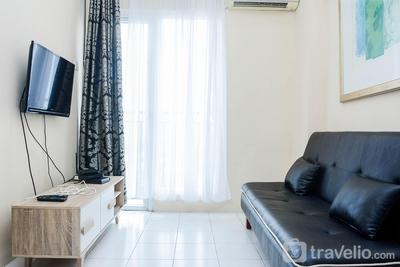 Comfy 2BR Mutiara Bekasi Apartment By Travelio