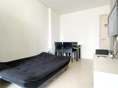 Apartemen Madison Park - Comfortable 2BR Madison Park Apartment By Travelio