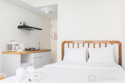 Comfort and Minimalist Studio at Springlake Summarecon Bekasi Apartment By Travelio