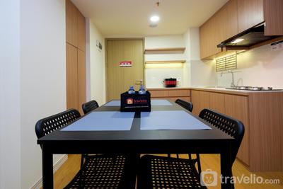Apartemen Meikarta - Comfortable 2BR with Workspace at Meikarta Apartment By Travelio