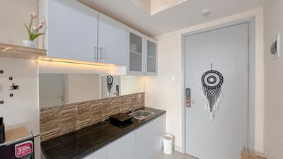 Apartemen Grand Sungkono Lagoon - Comfortable Living and Best Location 1BR at Grand Sungkono Lagoon Apartment By Travelio