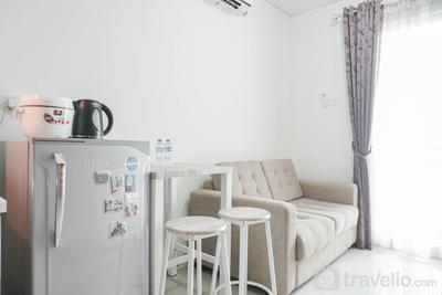 Apartemen Woodland Park Residence - Comfort 1BR Apartment with Study Room at Woodland Park Residence By Travelio