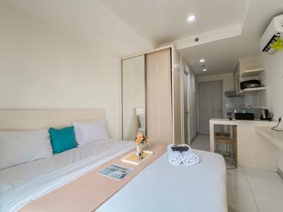 Apartemen Azalea Suites - Modern Look and Restful Studio at Azalea Suites Apartment By Travelio