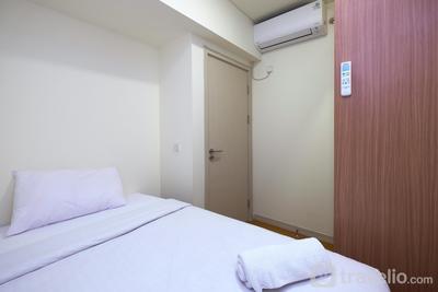 Apartemen Meikarta - Comfortable 2BR with Workspace at Meikarta Apartment By Travelio