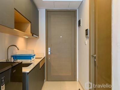 Apartemen Taman Anggrek Residence - Nice and Elegant Studio Apartment at 31th Floor Taman Anggrek Residence By Travelio