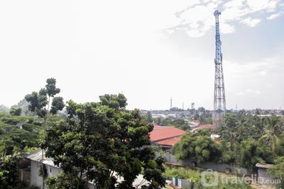 Apartemen Green Lake View - Studio Unfurnished at 5th Floor with AC Green Lake View Apartment By Travelio