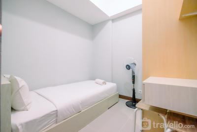 Apartemen Royal Heights - Well Furnished and Comfy 2BR at Royal Heights Apartment By Travelio