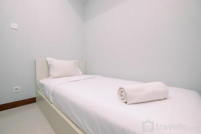 Apartemen Royal Heights - Well Furnished and Comfy 2BR at Royal Heights Apartment By Travelio