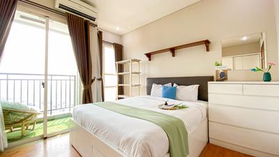 Best Place and Comfy 1BR Apartment at Thamrin Residence By Travelio