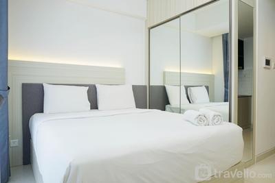 Apartemen West Vista - Relax and Comfy with Pool View at Studio West Vista Apartment By Travelio